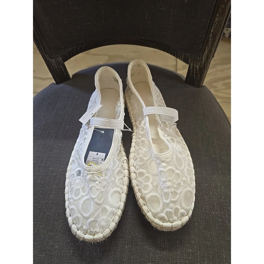 Women's Celia Floral Lace Mary Jane Espadrille Flat with Memory Foam Insole 10